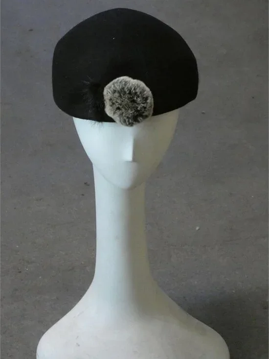Giovannio New York Black Felt Womens Beret Caps w/ Fur Pom