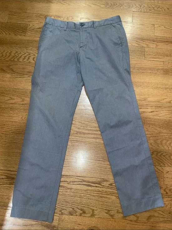 Men’s Tailored GAP Khakis micro check pattern in gray- Straight Leg
