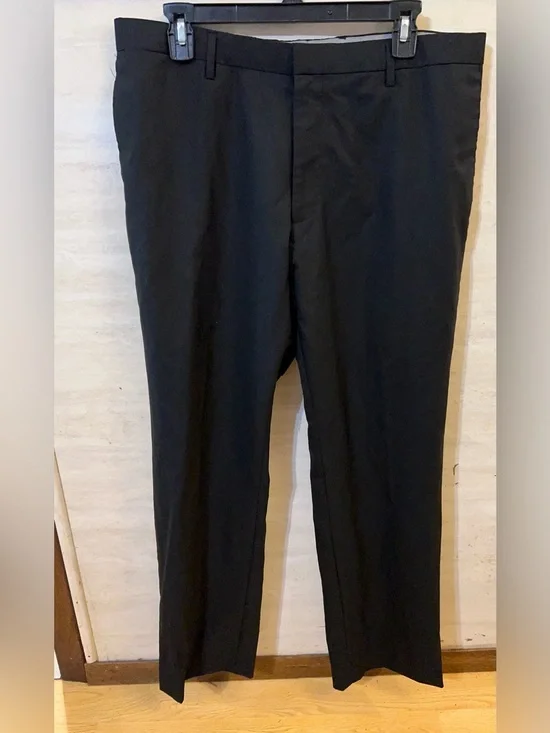 NWT- Banana Republic Classic Fit, Straight Through The Thigh