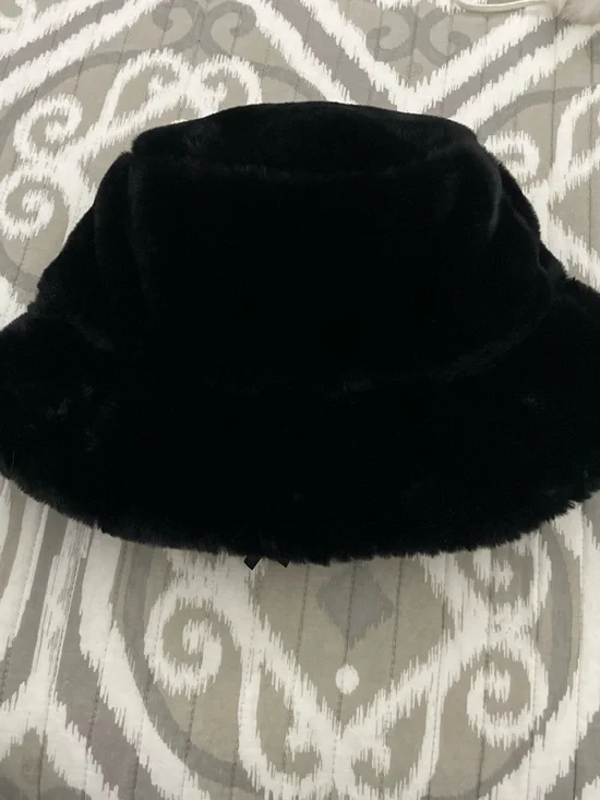 Women's Black Faux Fur Bucket Hat - Luxury Winter Accessory