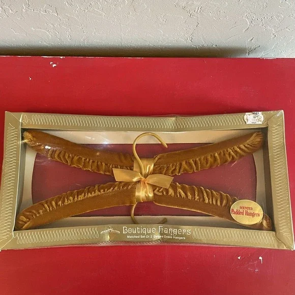New Set of 2 Vintage Scented Padded Velvet Lingerie Sweater‎ Hangers Brown