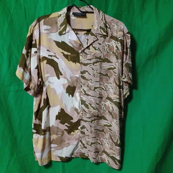 No‎ Boundaries Mens Medium Camo Split Pattern Short Sleeve Button Up Shirt New