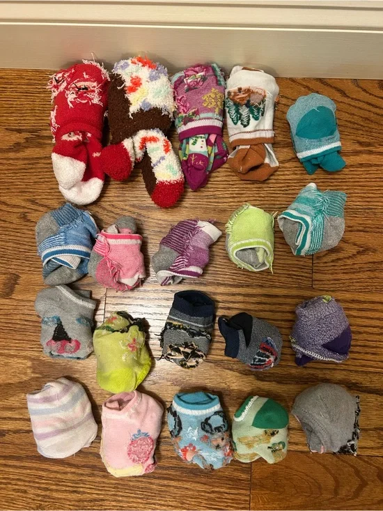 20 pairs of assorted socks