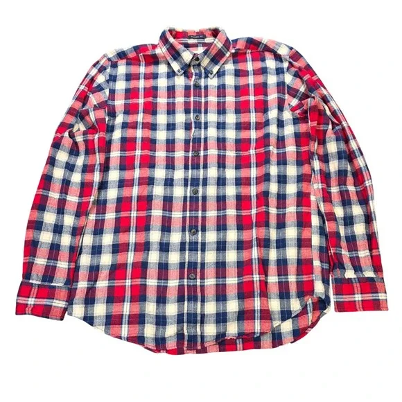 St. John's Bay Plaid Flannel Shirt Men's Size M Red Navy Blue Classic Fit Cotton