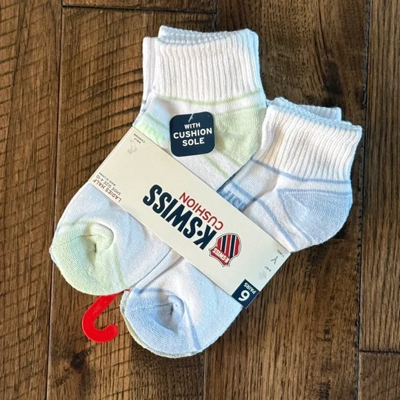 K-Swiss NWT‎ women’s socks white with colors 6 pack size 4-10