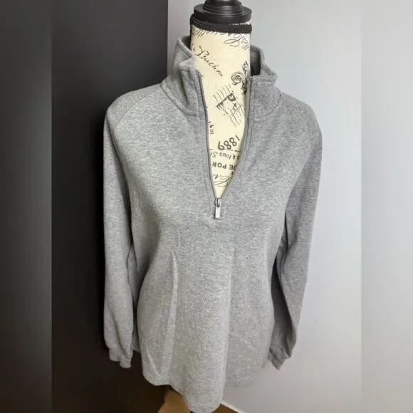 L.L.Bean Slitty fitted pullover Size M