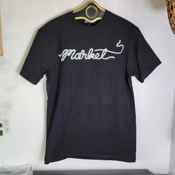 Market Wrangler Rope Logo Black Tee‎
