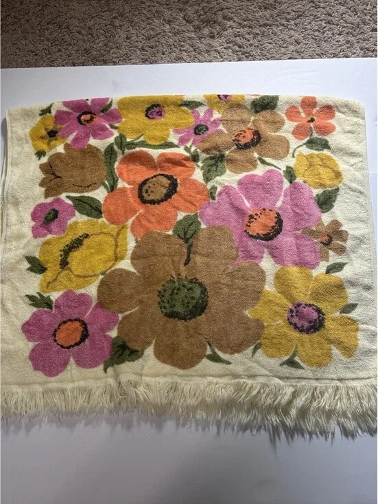 Vintage Cannon Floral Towel EUC Pink Yellow Orange