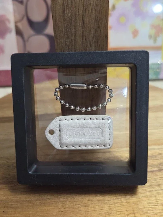 COACH White And Soft Pink On Back Leather HangTag With Silver Chain, EUC