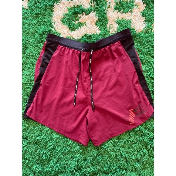 Nike Running Shorts Mens Medium Burgundy Excellent 5 Inch Inseam Athletic Gym