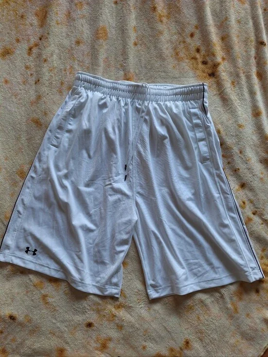 NWT Under Armour Men’s White Athletic Mesh Basketball Shorts Size XL