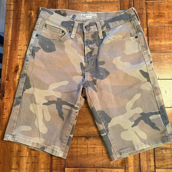 Signature by Levi Strauss Men's Camouflage Jean Shorts - Size 28 - 10”  inseam