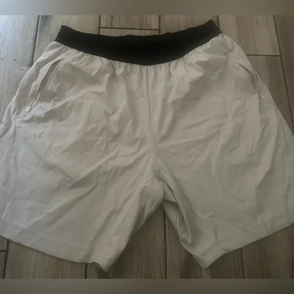 Men’s used adidas heat rdy shorts white and black size XL pockets
