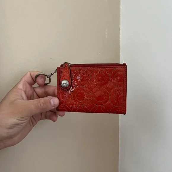 Y2K 2000s Coach Zip Top Leather wallet / keychain