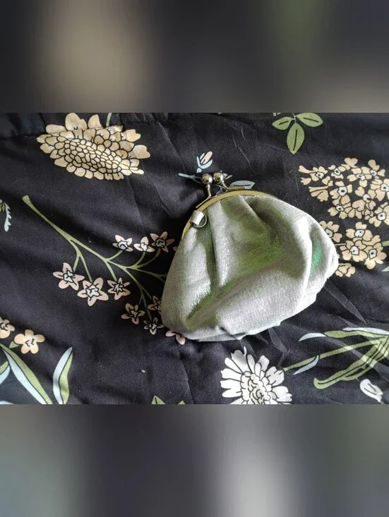 Urban Outfitters Green Velvet Kiss-Lock Coin Purse Also A Crossbody