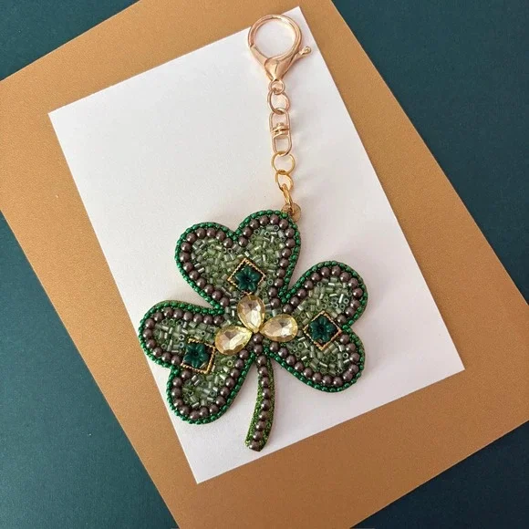 Emerald Beaded Four Leaf Clover Shamrock Purse Charm‎