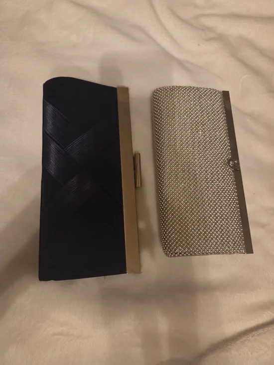 La Regale Black and Silver Evening Clutch Set