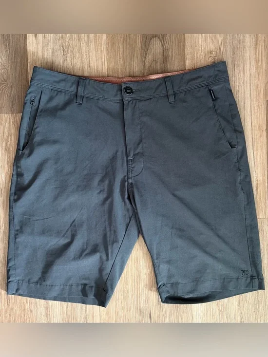 7 Diamonds Mens Aeroplane Performance Shorts Sz 33 Gray Color