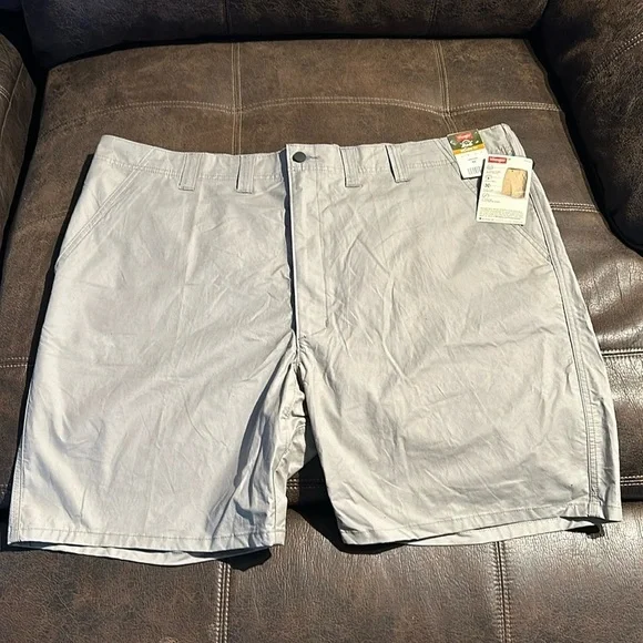 NEW Wrangler Outdoor Performance Men's Khaki Shorts size 46