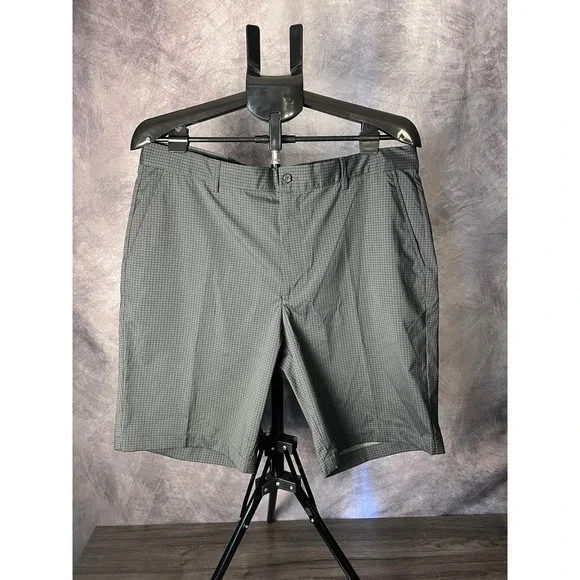 Greg Norman Shark Performance Golf Shorts Dark Gray Men's 36 Check Flat Front