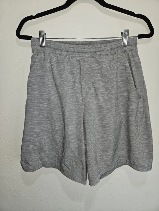 Lululemon Shorts Men's Medium Heathered Gray Athletic 9 Inch Inseam Gym Workout