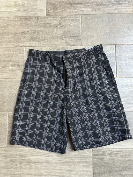 Izod Black Plaid Flat-Front Men's Shorts