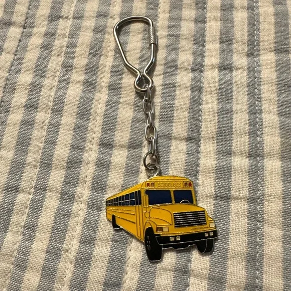 Vintage Yellow School Bus Enamel Keychain Silver Tone Metal Bus‎ Driver Gift