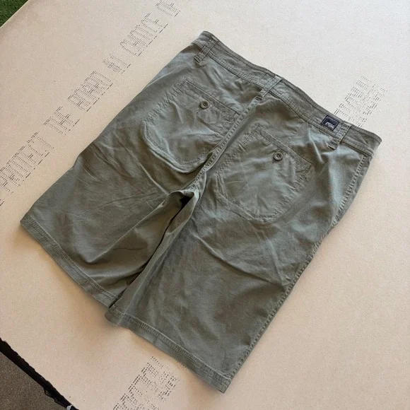 Vintage early 2000s Green cargo Shorts