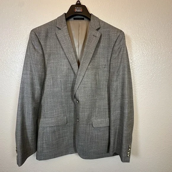 Van‎ Heusen Flex Slim 2 Button Jacket Blazer Mens 44 R Gray Black Striped EUC
