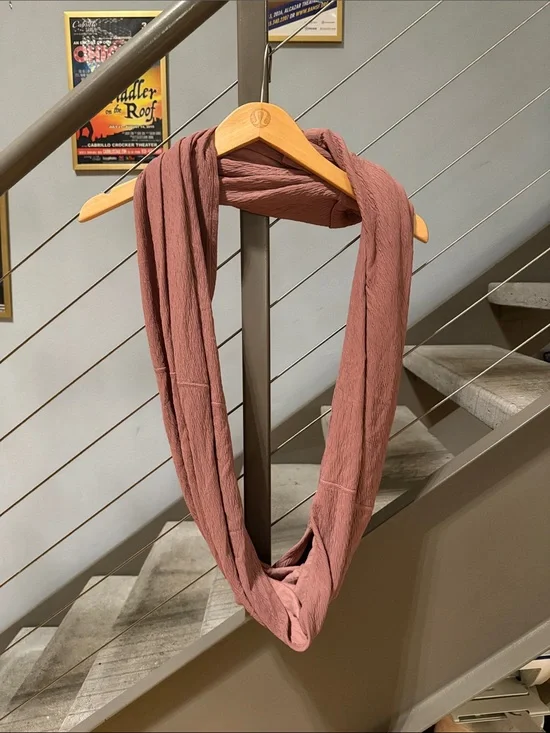 Lululemon Vinyasa Scarf Infinity Wrap Shawl Spanish Rose Snap Convertible