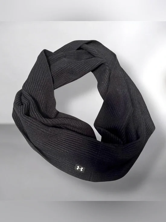 Under Armour Women’s Infinity Black Knit Scarf