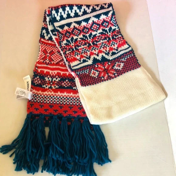 Old Navy winter acrylic women’s scarf with tassels