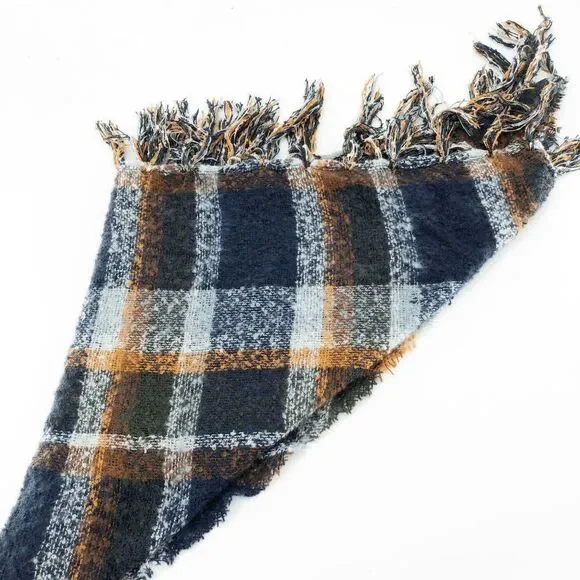 NWT Collection 18 Women's‎ Blue Plaid Fringe Hem Scarf One Size