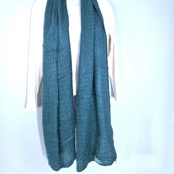 NWOT MixIt Acrylic Green Texture Knit Scarf Wrap