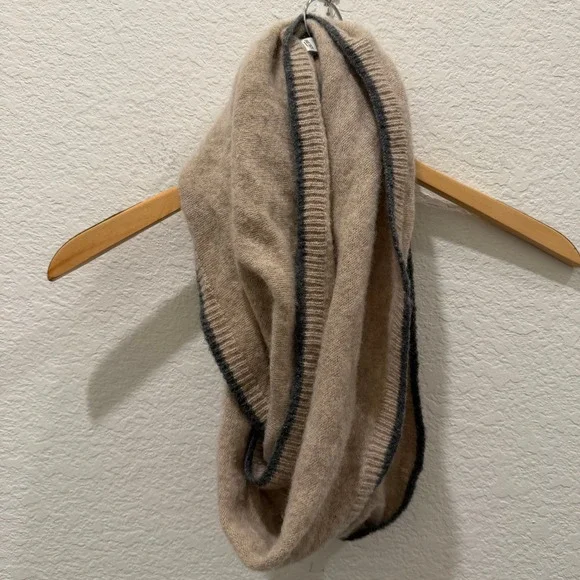 Banana Republic 100% Cashmere Infinity Scarf Tan Beige Grey Tipped Edge Snood