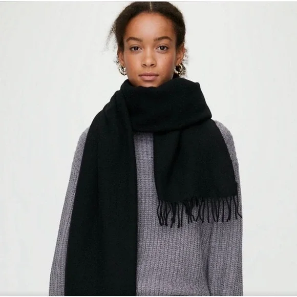 Wilfred Aritzia The Classic Wool Scarf Black Oversized Fringe Trim Wrap OS