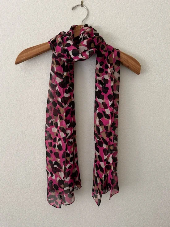 Anne Klein Fuchsia Pink & Black Leopard Print Oblong Scarf