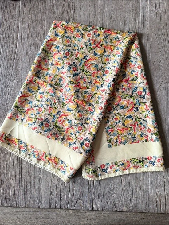 Vintage 100% Silk Floral Scroll Scarf Made in Italy Square 34x34 Made in Italy