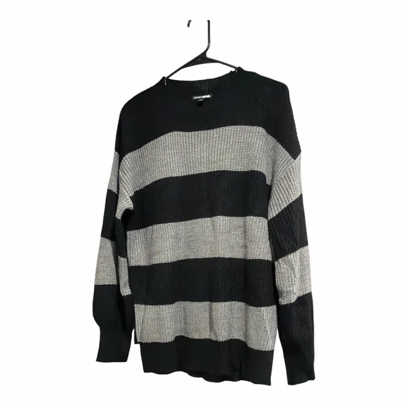 Fashion Nova Black & Gray Striped Crewneck Sweater. Pre-Loved