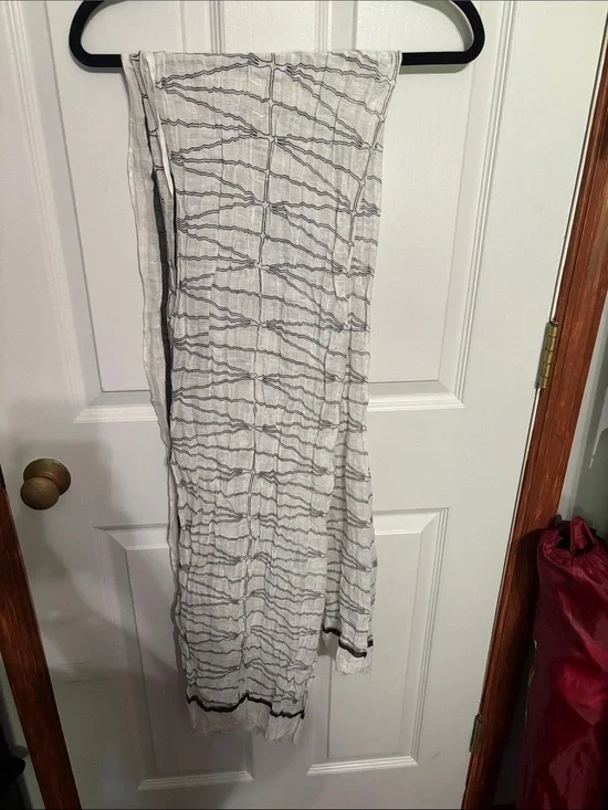 Lightweight White and Black Striped Women's Scarf