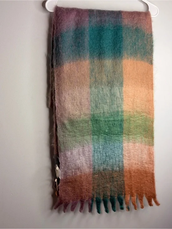 NWT natural Life Soft Multicolor Plaid Oversized Chunky Scarf