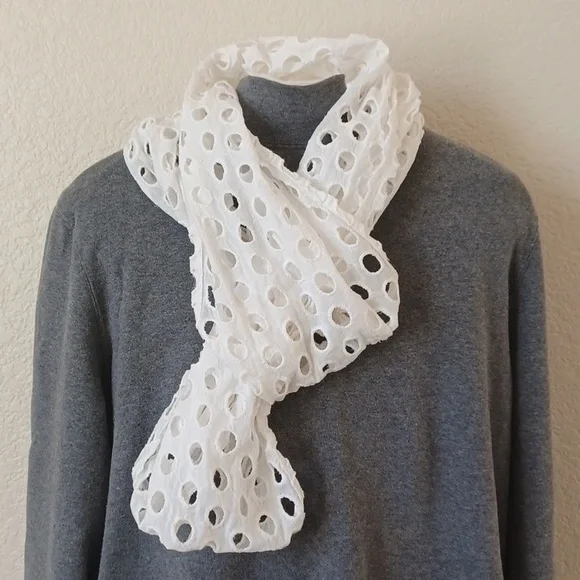 3/$25 SALE Apt 9 Infinity Scarf Open Weave Cutout White 100% Cotton Womens, 36x9