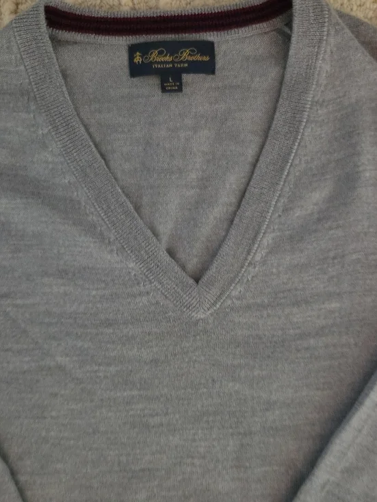 Brooks Brothers Italian Yarn Gray V-Neck W/ Maroon/Black Neck Stripe, L