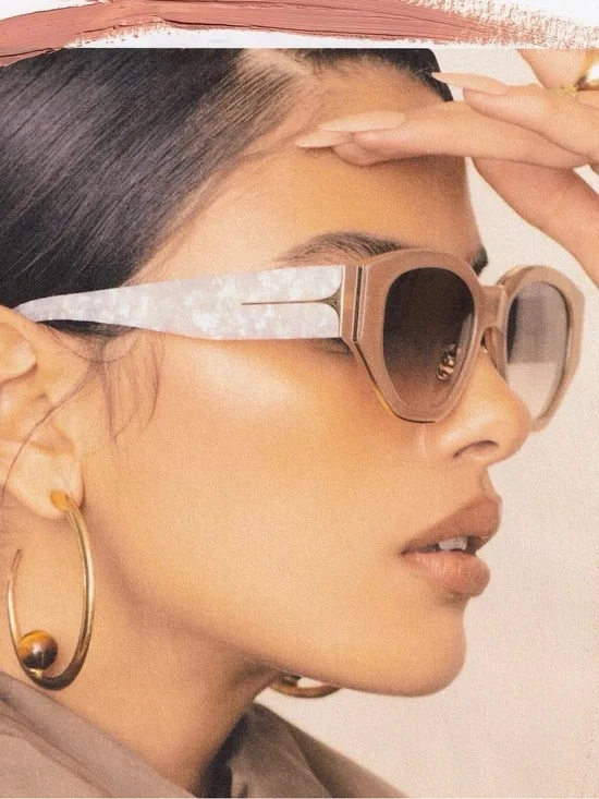 DEZI Charge It sunglasses in Naked Pearl