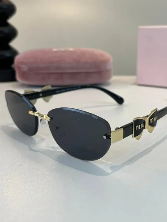 🤍Miu Miu🤍 Black-Frame Sunglasses🕶