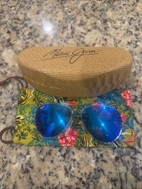 Maui Jim Silver Frame Sunglasses with Blue Mirrored Lenses Maverick