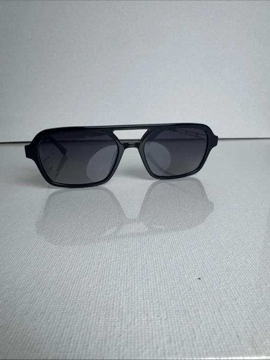 Women's Black Aviator-Style Sunglasses