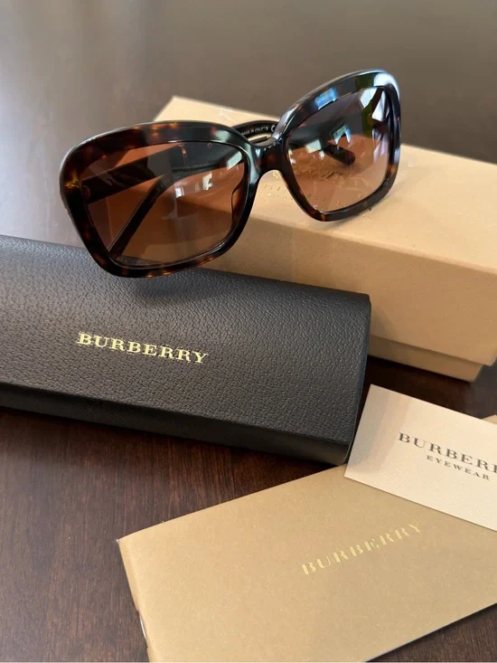 Burberry Women's Tortoiseshell Oversized Sunglasses - Brown Lenses