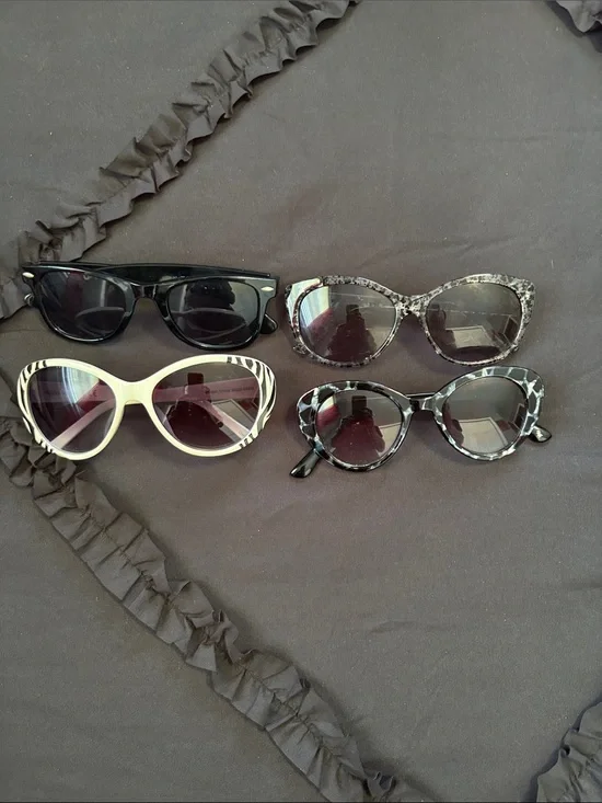 **Bundle 4 pairs women’s sunglasses