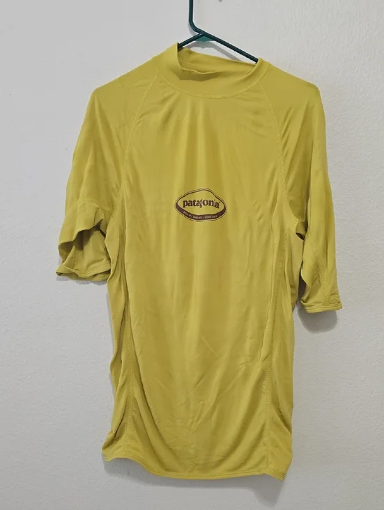 Patagonia‎ Men’s Short-Sleeve Swim Rash Guard in Lemon Yellow XL
